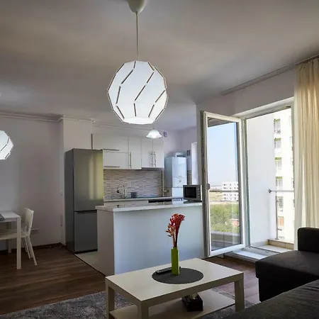 Top City Leoca Апартаменти *