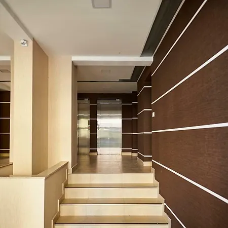 Апартаменти Top City Leoca *